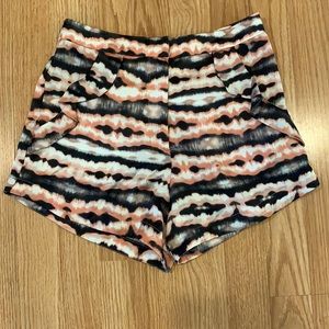 Topshop Multicolor Ikat Style Print Shorts Size 4 NWT